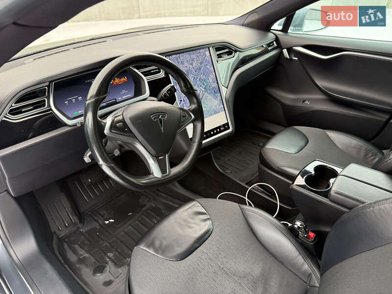 Лифтбек Tesla Model S 2013 в Луцке