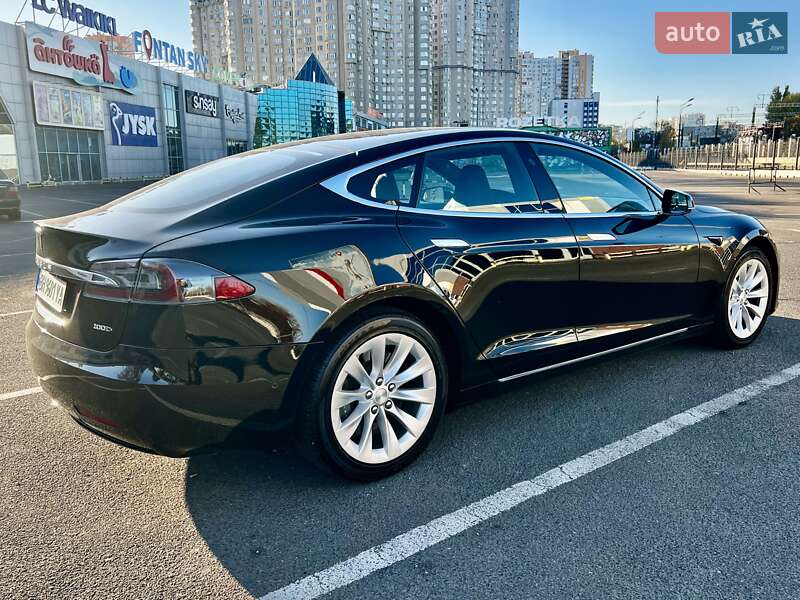 Лифтбек Tesla Model S 2019 в Одессе