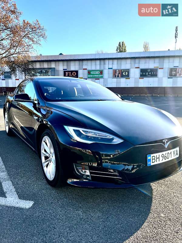 Лифтбек Tesla Model S 2019 в Одессе фото Лифтбек Tesla Model S 2019 в Одессе
