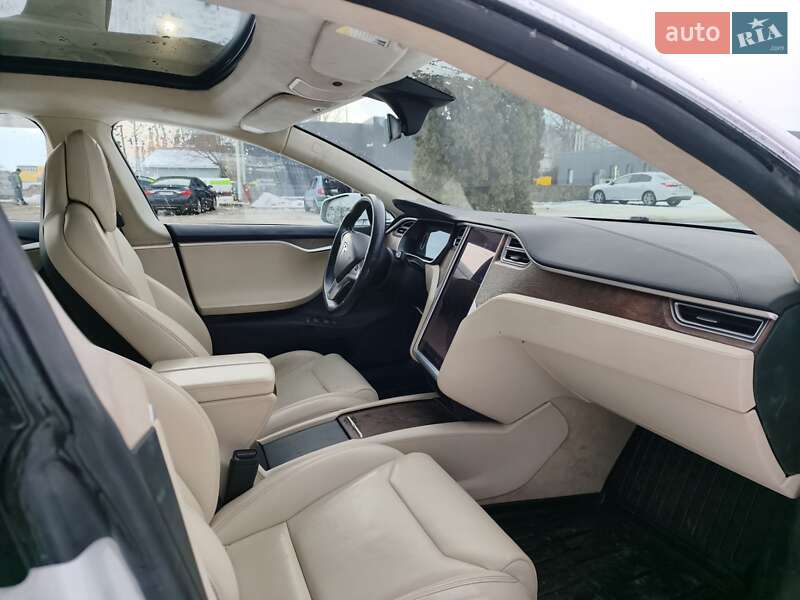 Лифтбек Tesla Model S 2017 в Сквире