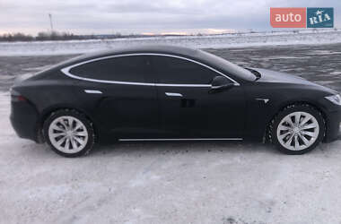 Лифтбек Tesla Model S 2017 в Виннице