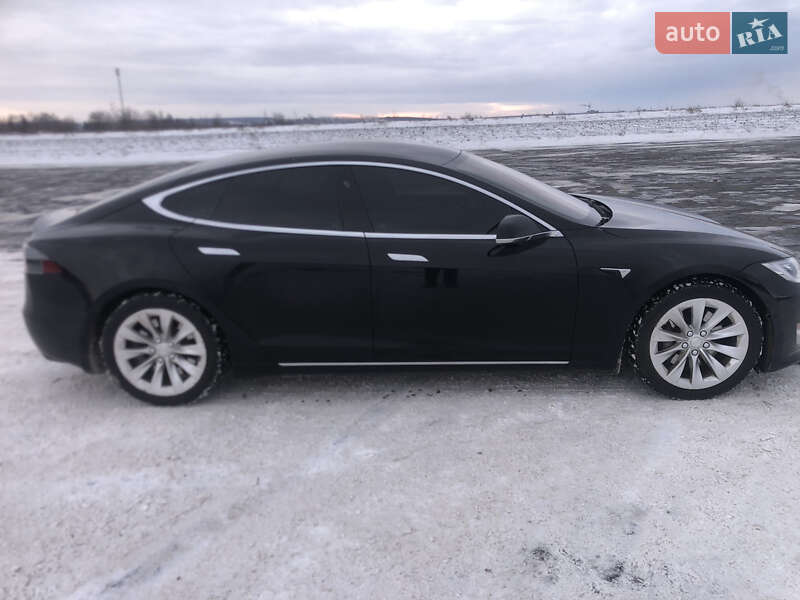 Лифтбек Tesla Model S 2017 в Виннице фото 5 Лифтбек Tesla Model S 2017 в Виннице