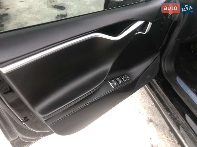 Лифтбек Tesla Model S 2017 в Виннице фото 12 Лифтбек Tesla Model S 2017 в Виннице
