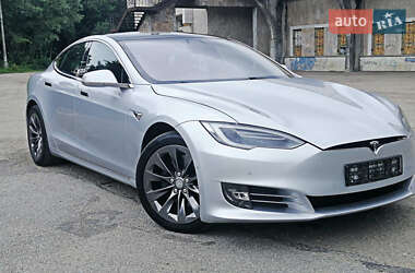 Ліфтбек Tesla Model S 2017 в Івано-Франківську