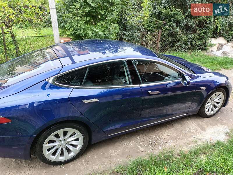 Ліфтбек Tesla Model S 2016 в Івано-Франківську фото Ліфтбек Tesla Model S 2016 в Івано-Франківську