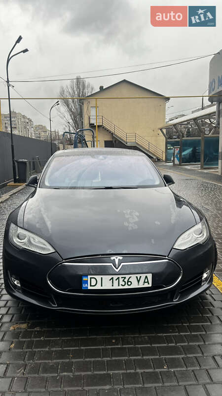 Лифтбек Tesla Model S 2015 в Одессе