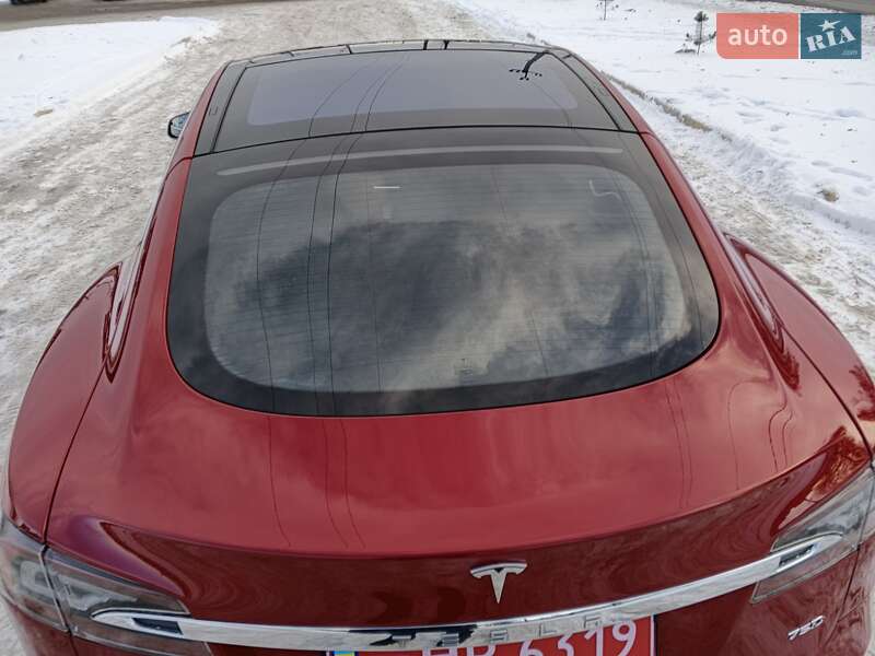 Лифтбек Tesla Model S 2017 в Киеве