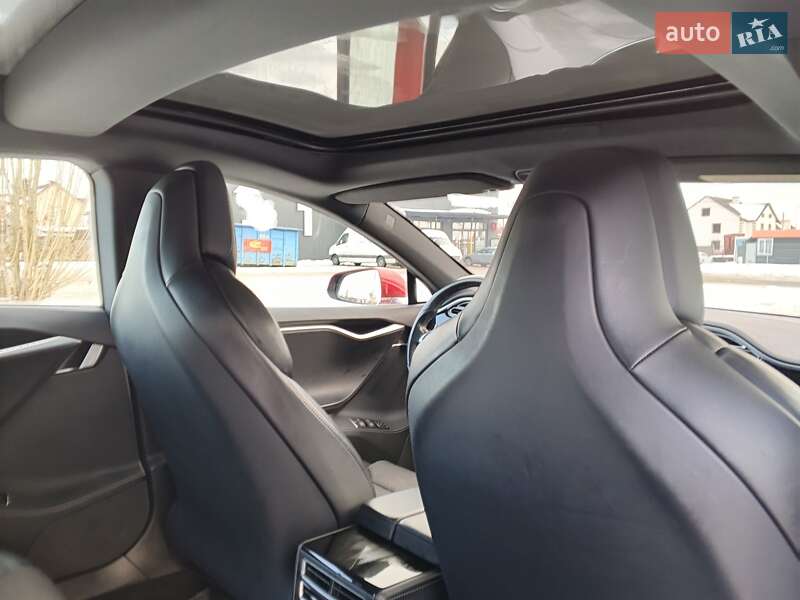 Лифтбек Tesla Model S 2017 в Киеве