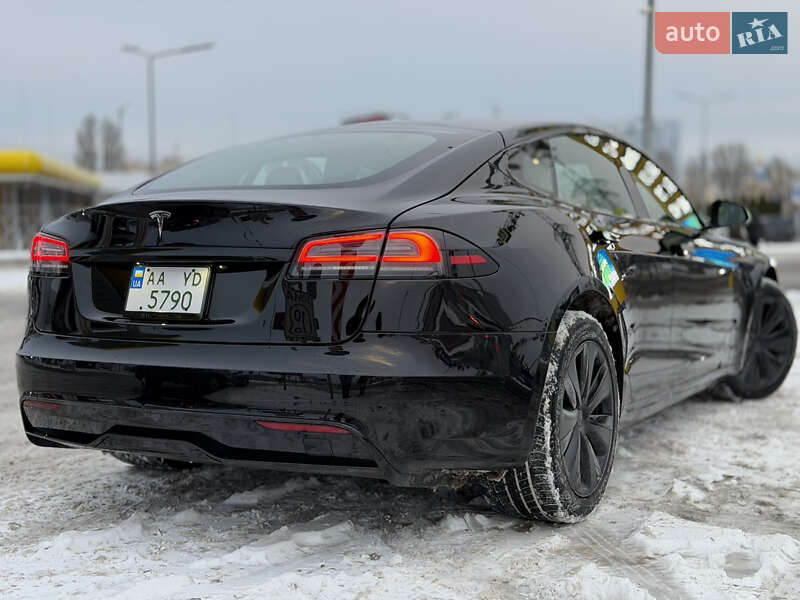 Лифтбек Tesla Model S 2022 в Киеве