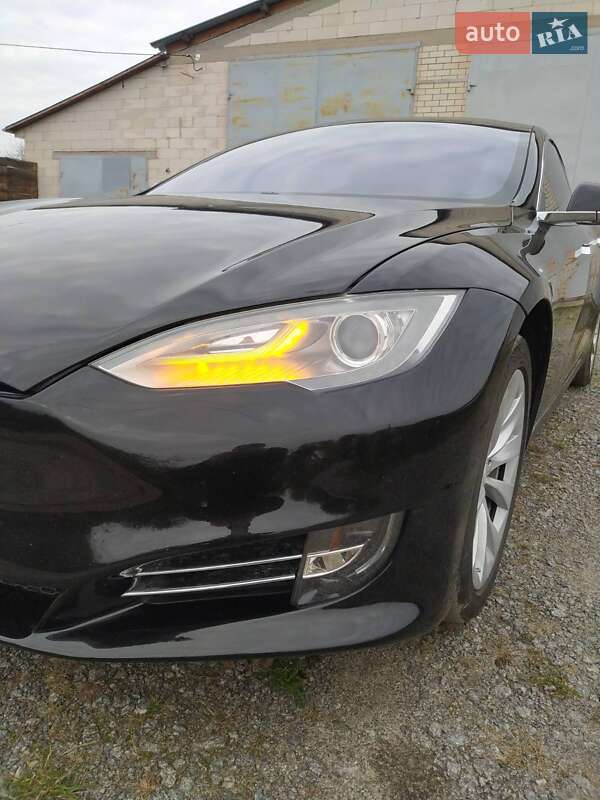 Ліфтбек Tesla Model S 2012 в Бердичеві