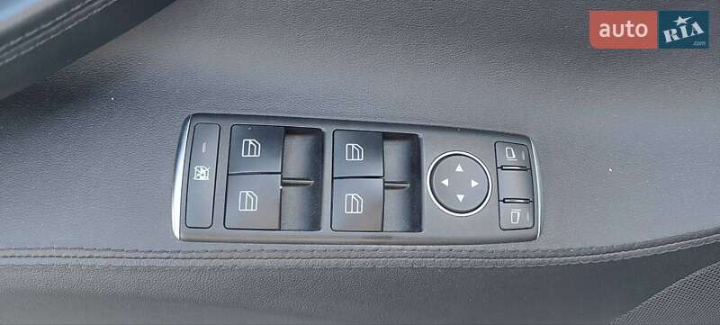 Ліфтбек Tesla Model S 2014 в Києві