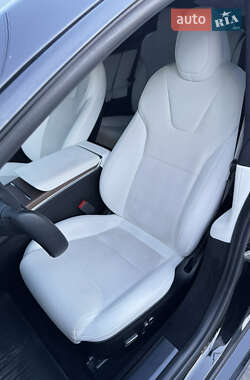 Лифтбек Tesla Model S 2022 в Ужгороде