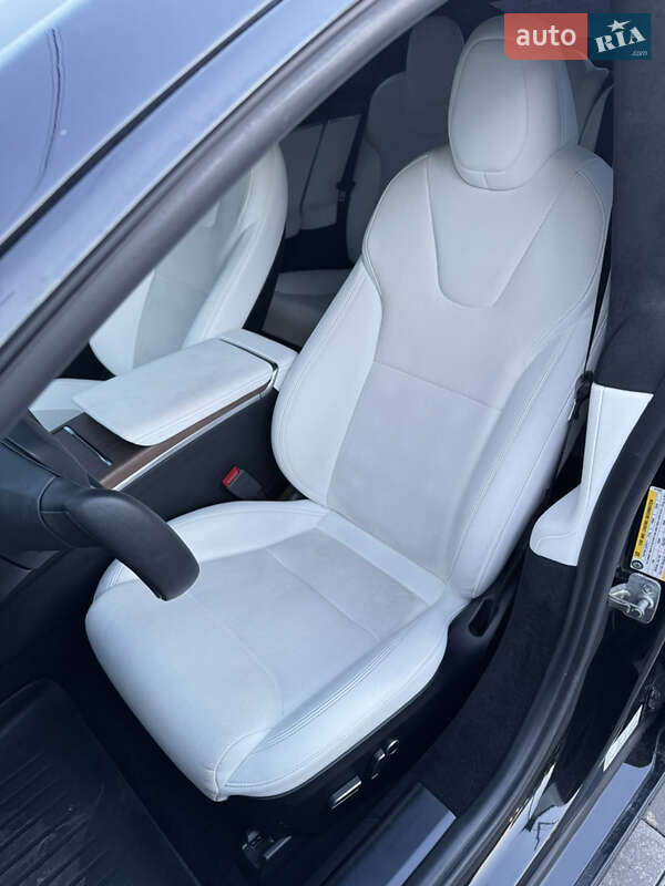 Ліфтбек Tesla Model S 2022 в Ужгороді