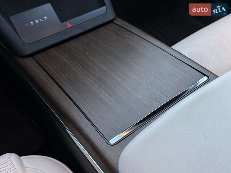 Ліфтбек Tesla Model S 2022 в Ужгороді