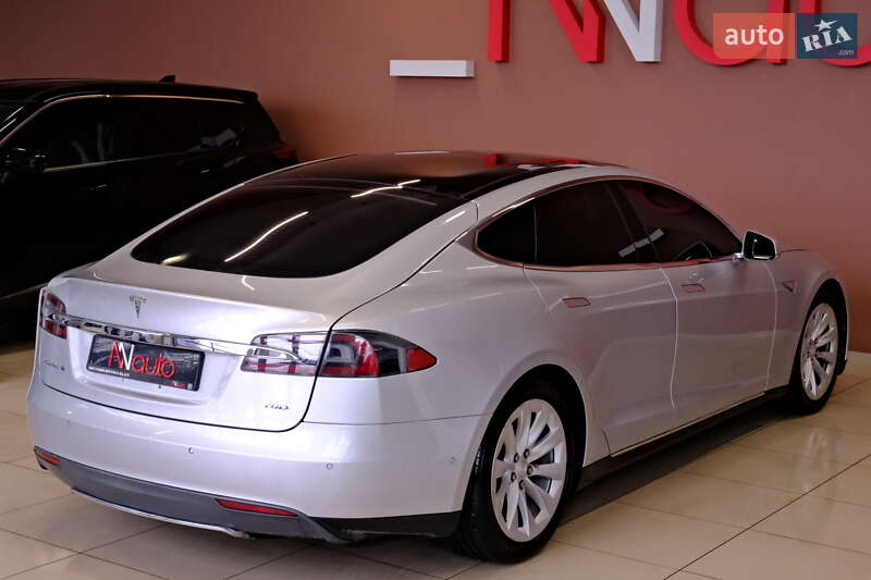 Лифтбек Tesla Model S 2015 в Одессе фото 16 Лифтбек Tesla Model S 2015 в Одессе