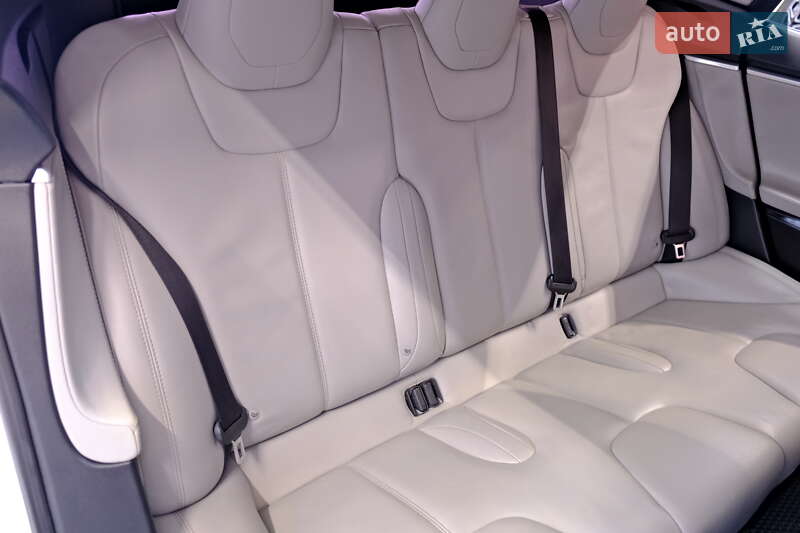 Лифтбек Tesla Model S 2015 в Одессе фото 41 Лифтбек Tesla Model S 2015 в Одессе