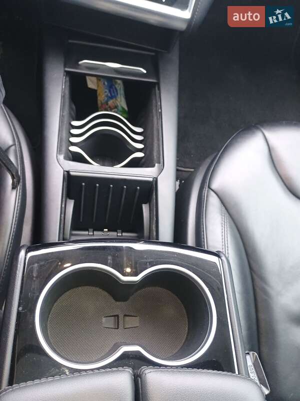 Лифтбек Tesla Model S 2015 в Виннице фото 13 Лифтбек Tesla Model S 2015 в Виннице