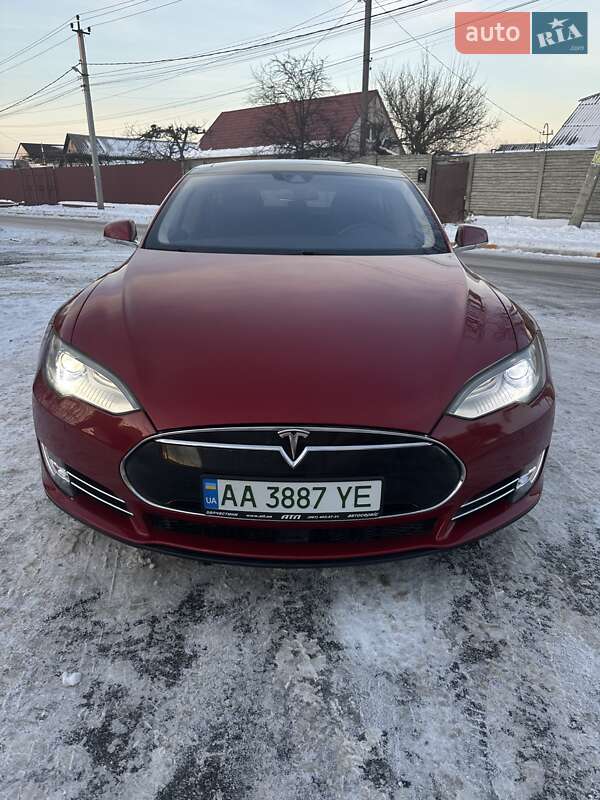 Ліфтбек Tesla Model S 2015 в Києві