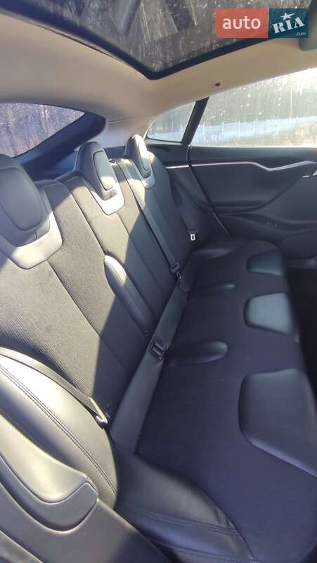 Ліфтбек Tesla Model S 2013 в Житомирі