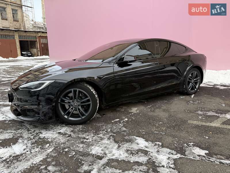 Лифтбек Tesla Model S 2022 в Киеве