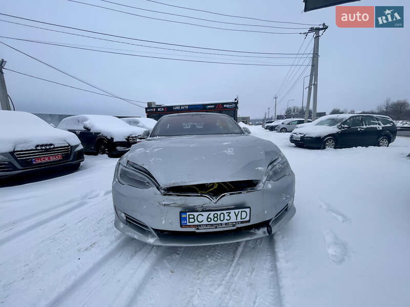 Ліфтбек Tesla Model S 2018 в Львові фото 8 Ліфтбек Tesla Model S 2018 в Львові