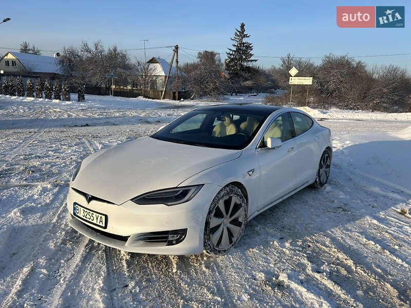 Ліфтбек Tesla Model S 2020 в Полтаві фото Ліфтбек Tesla Model S 2020 в Полтаві