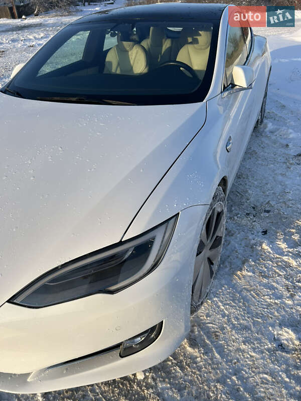 Ліфтбек Tesla Model S 2020 в Полтаві фото 4 Ліфтбек Tesla Model S 2020 в Полтаві