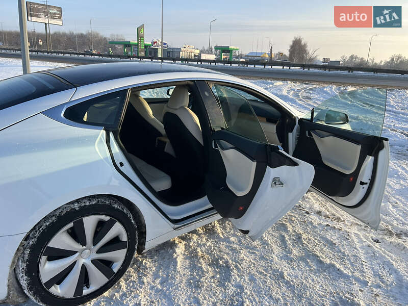 Ліфтбек Tesla Model S 2020 в Полтаві фото 10 Ліфтбек Tesla Model S 2020 в Полтаві