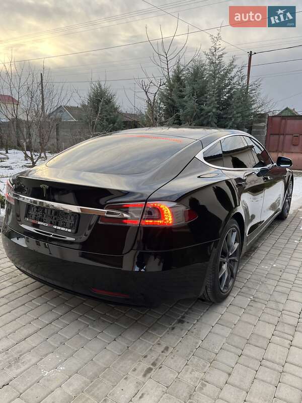 Лифтбек Tesla Model S 2017 в Николаеве