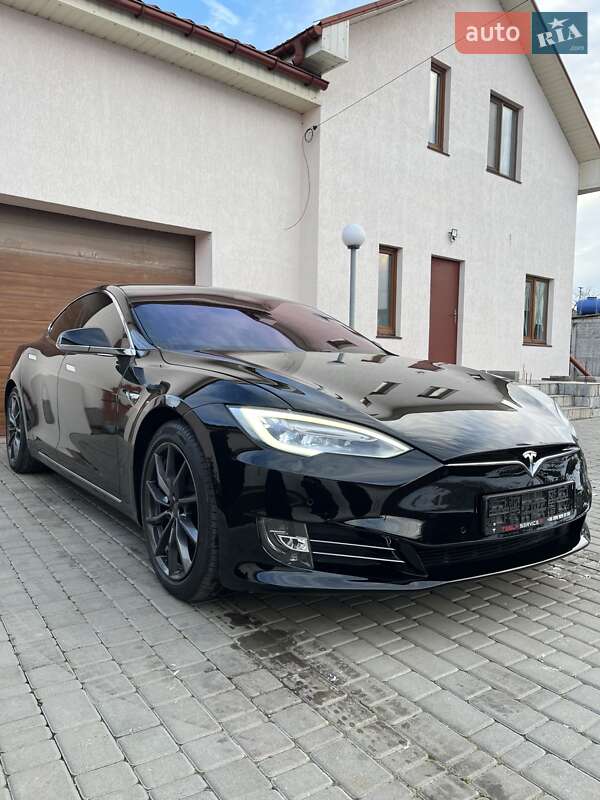 Лифтбек Tesla Model S 2017 в Николаеве