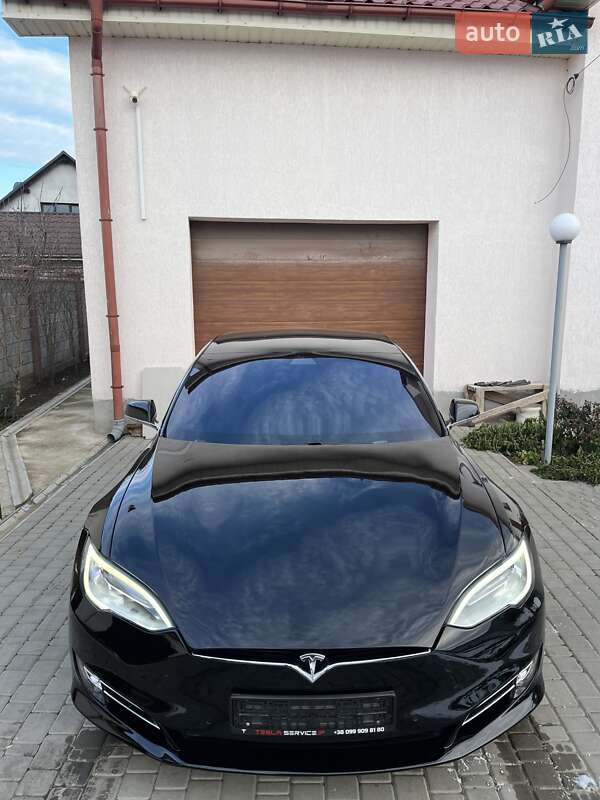 Лифтбек Tesla Model S 2017 в Николаеве