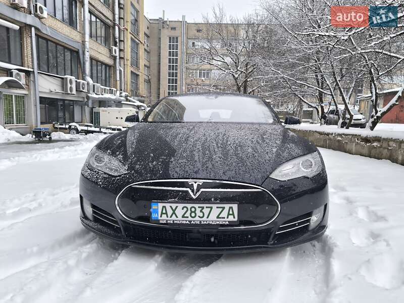 Лифтбек Tesla Model S 2015 в Харькове