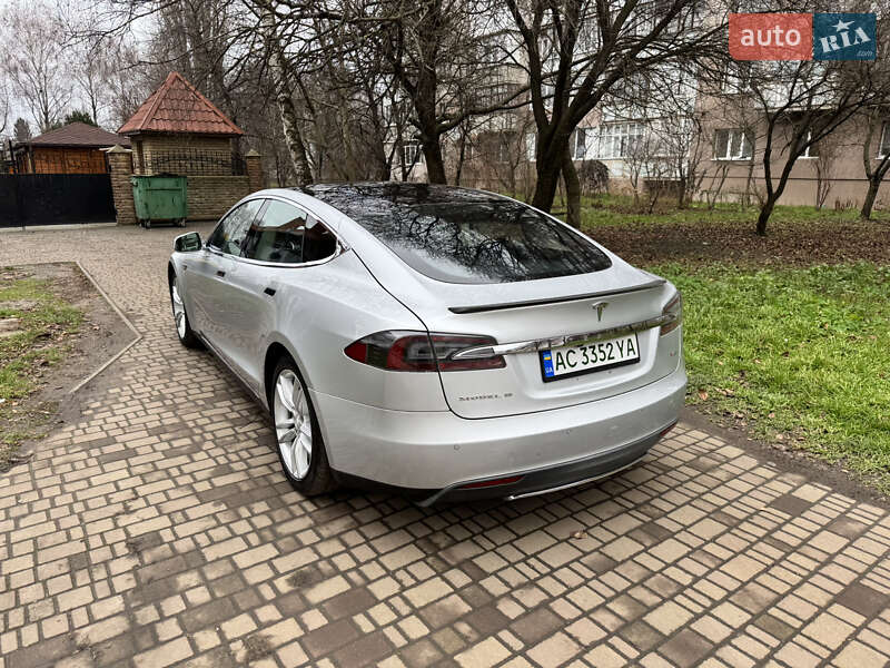 Лифтбек Tesla Model S 2014 в Луцке фото 11 Лифтбек Tesla Model S 2014 в Луцке