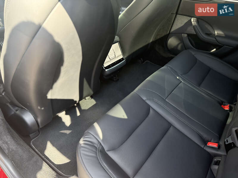 Ліфтбек Tesla Model S 2023 в Дніпрі