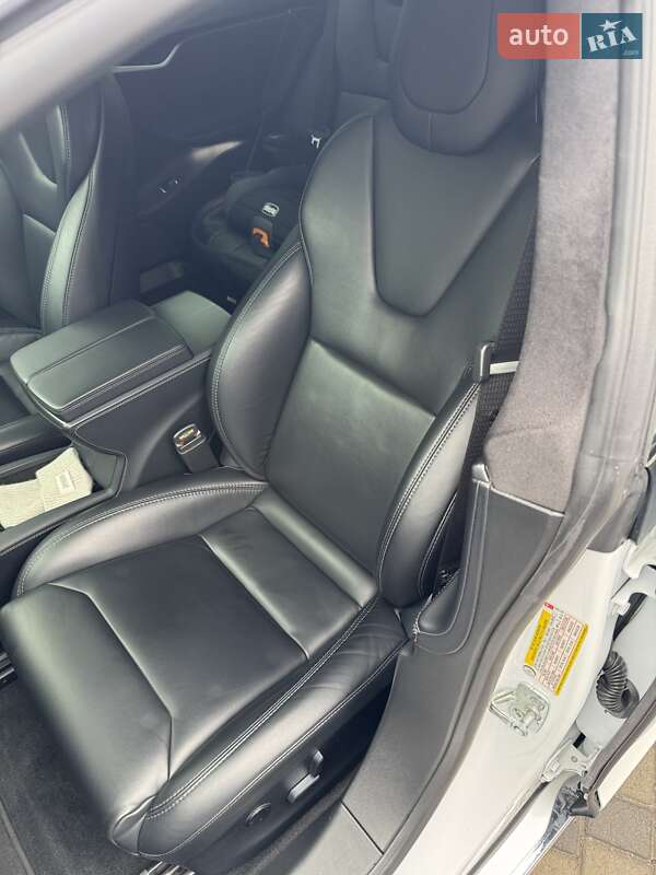 Лифтбек Tesla Model S 2020 в Днепре