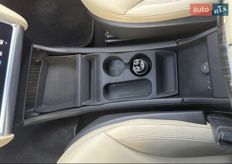 Лифтбек Tesla Model S 2014 в Киеве фото 9 Лифтбек Tesla Model S 2014 в Киеве