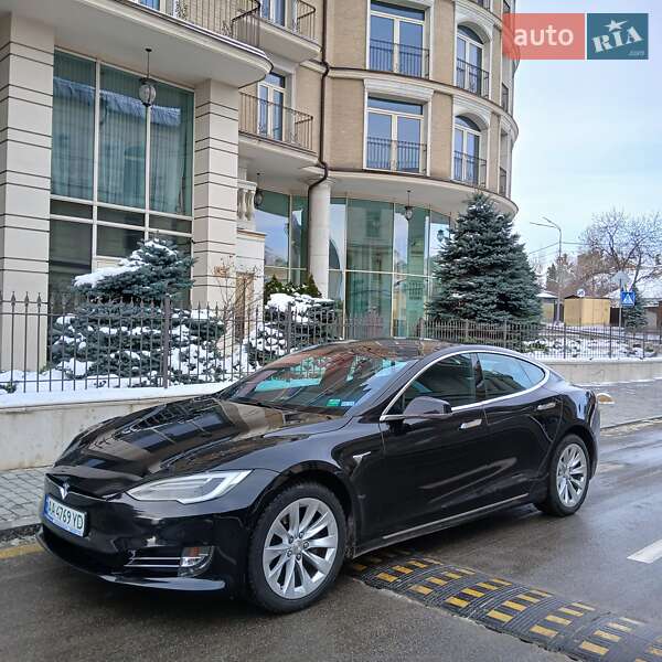 Ліфтбек Tesla Model S 2017 в Києві