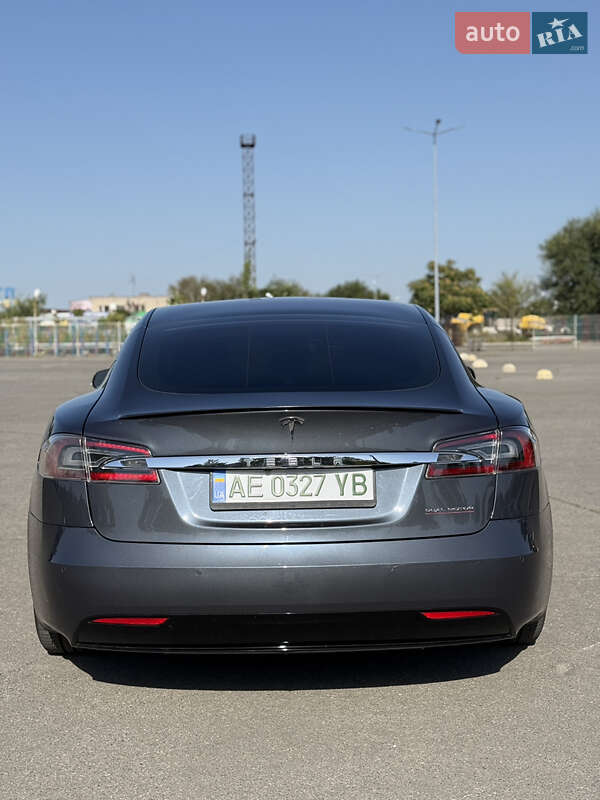 Лифтбек Tesla Model S 2020 в Днепре