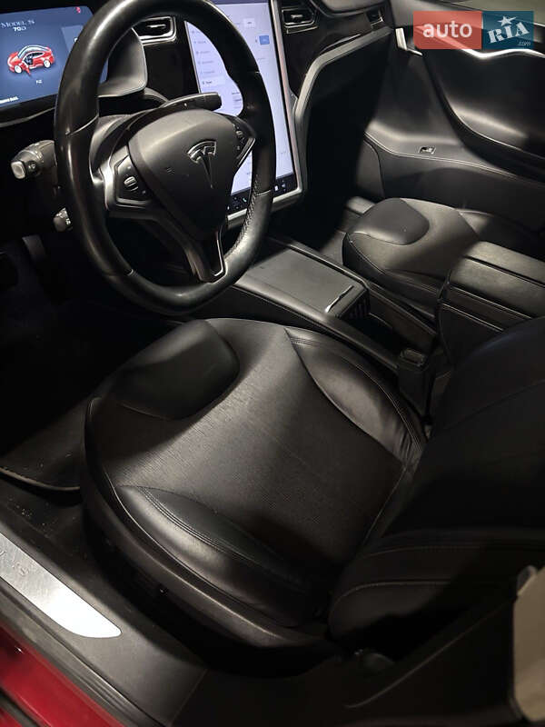 Ліфтбек Tesla Model S 2016 в Львові