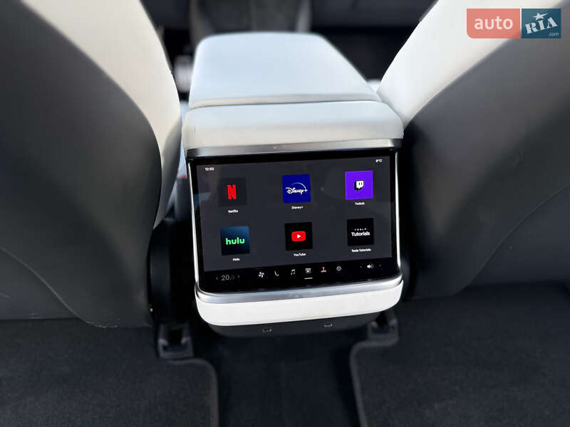 Лифтбек Tesla Model S 2024 в Дрогобыче