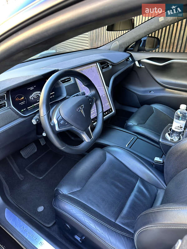 Лифтбек Tesla Model S 2017 в Киеве