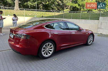 Лифтбек Tesla Model S 2016 в Львове