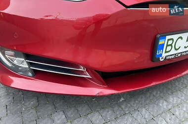 Лифтбек Tesla Model S 2016 в Львове