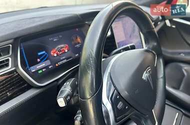 Лифтбек Tesla Model S 2016 в Львове