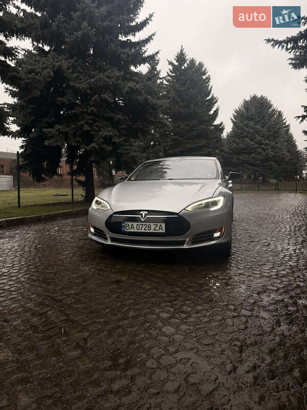 Ліфтбек Tesla Model S 2014 в Кропивницькому