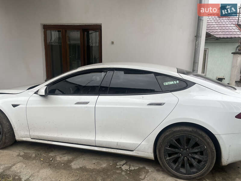 Ліфтбек Tesla Model S 2016 в Львові фото 5 Ліфтбек Tesla Model S 2016 в Львові