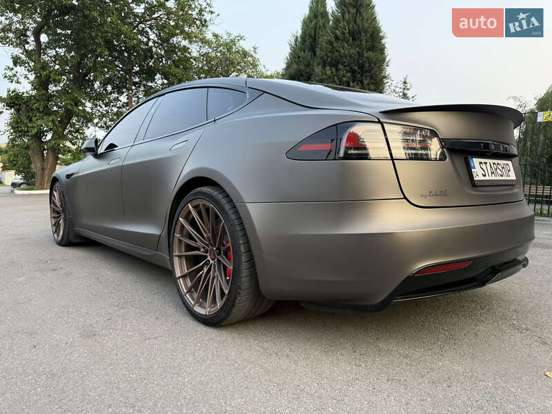 Лифтбек Tesla Model S 2023 в Днепре