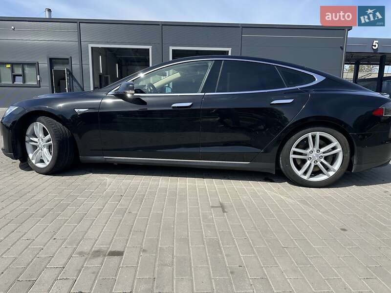 Лифтбек Tesla Model S 2014 в Луцке
