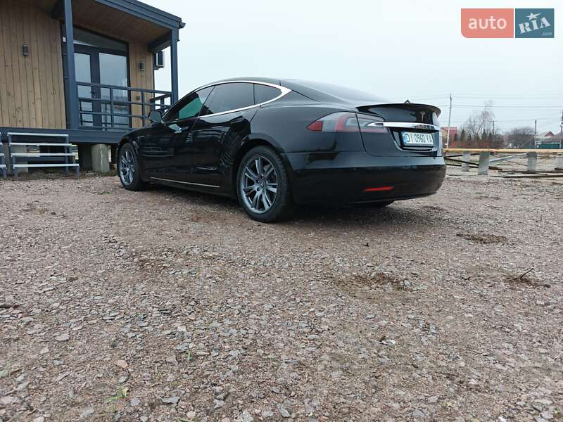 Лифтбек Tesla Model S 2021 в Киеве