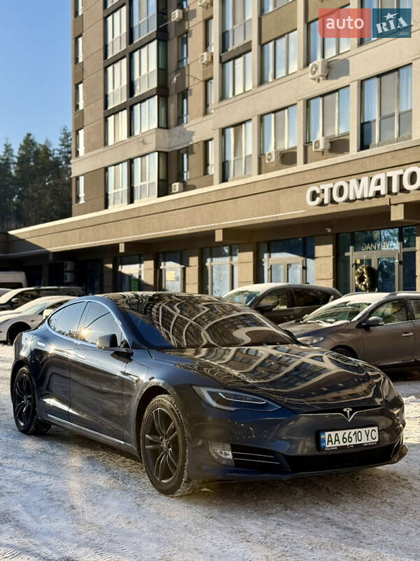 Лифтбек Tesla Model S 2016 в Киеве фото 6 Лифтбек Tesla Model S 2016 в Киеве